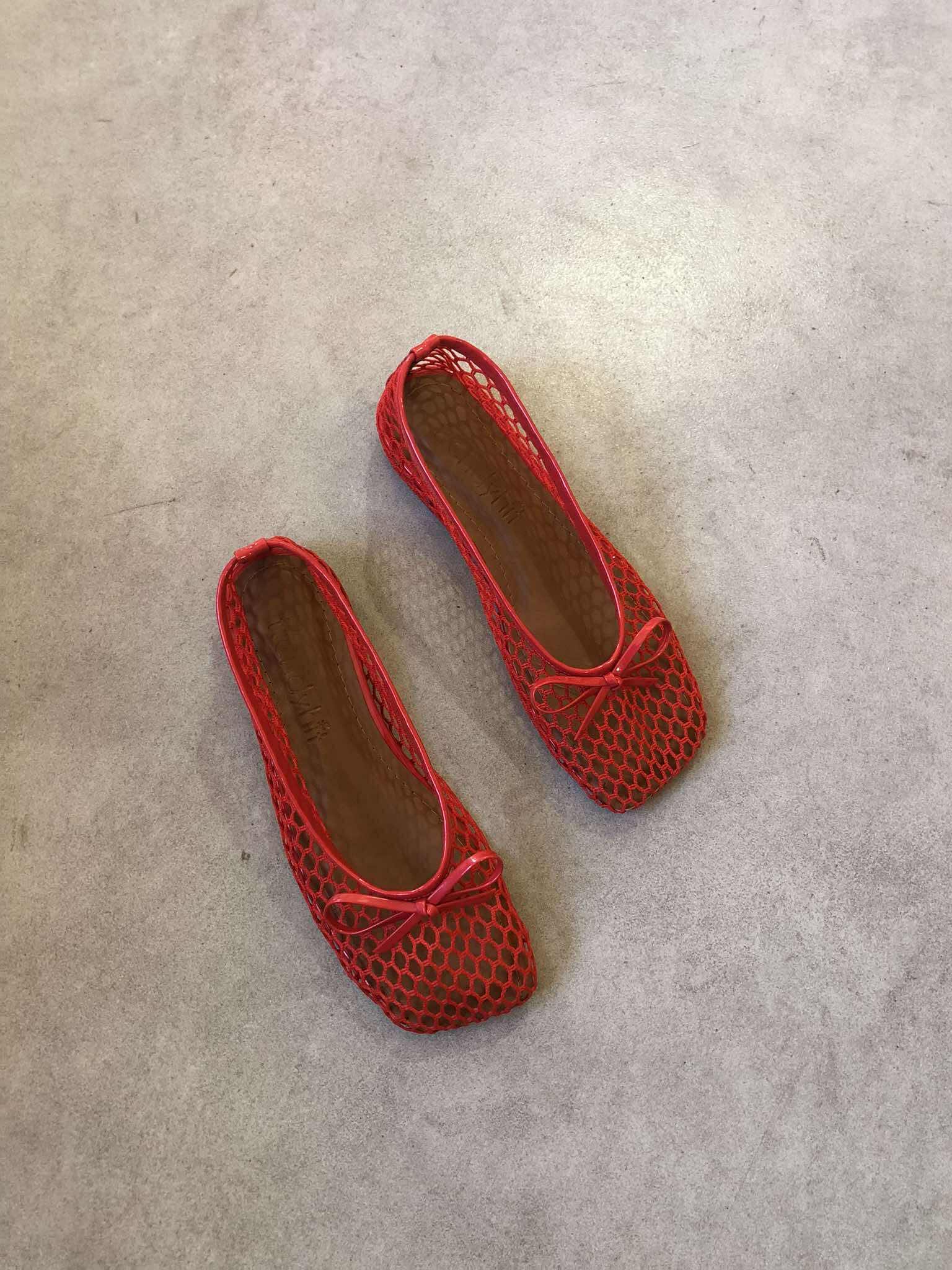 Tote Kırmızı Petek Fileli Küt Burun Kadın Babet