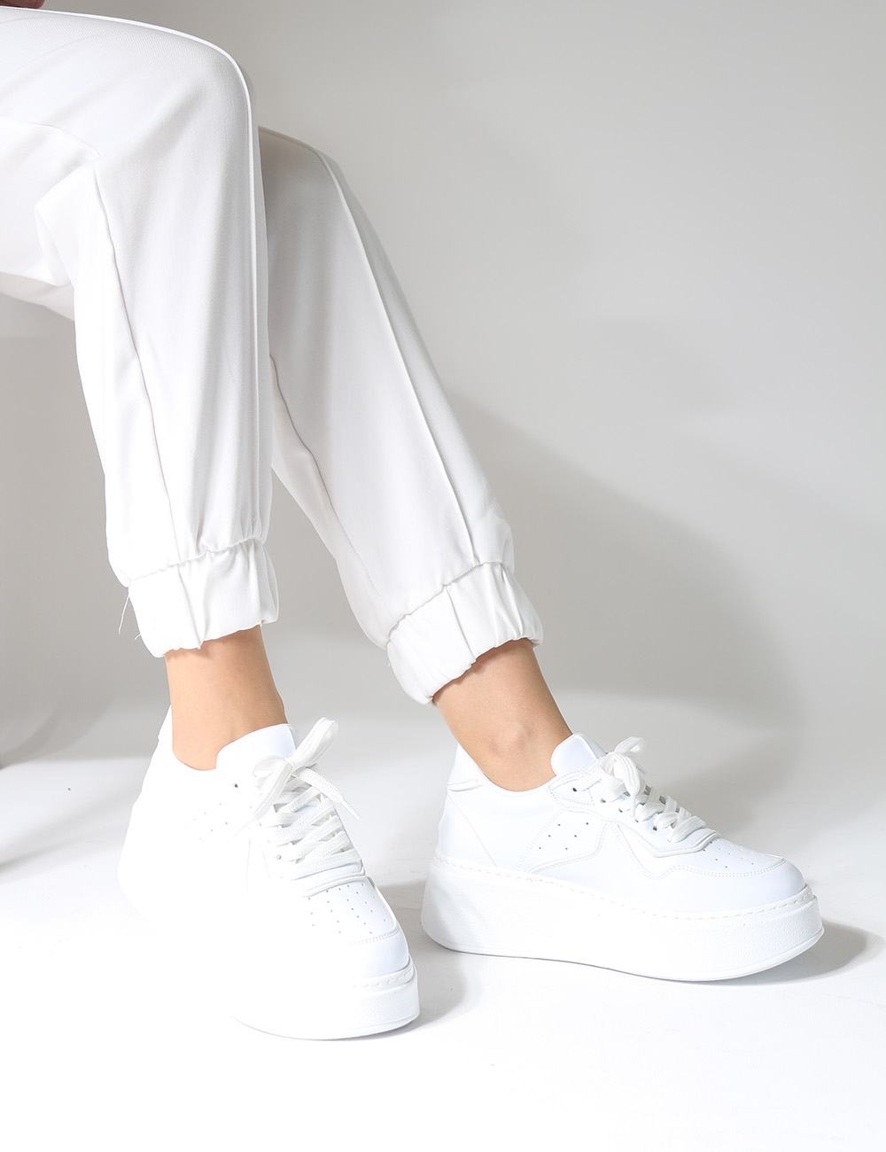 Allstar Beyaz Mat Kalın Taban Bağcıklı Sneakers