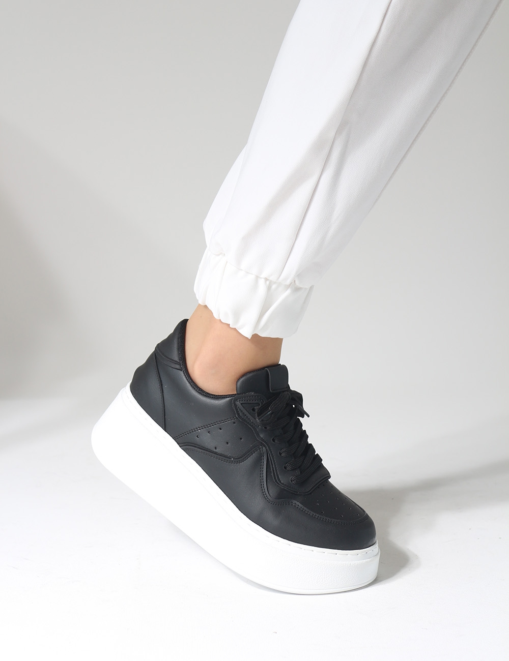 Allstar Siyah Mat Kalın Taban Bağcıklı Sneakers