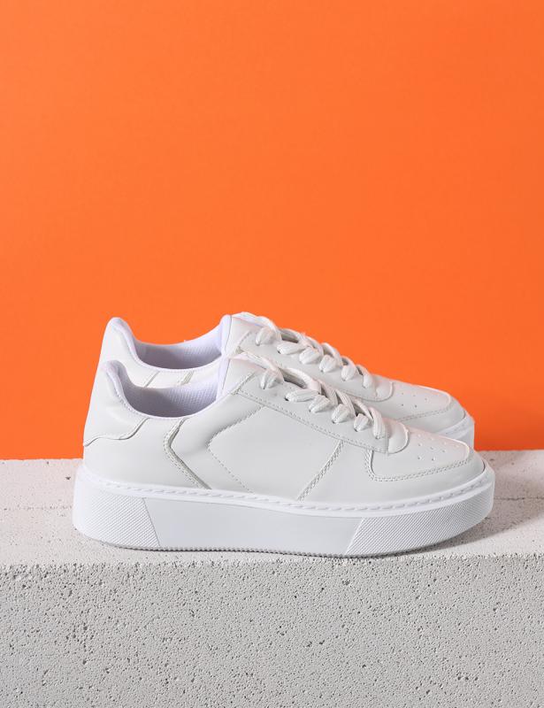Axel beyaz mat deri Düz Taban Bağcıklı Kadın Sneakers 