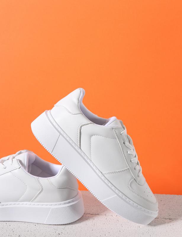 Axel beyaz mat deri Düz Taban Bağcıklı Kadın Sneakers 