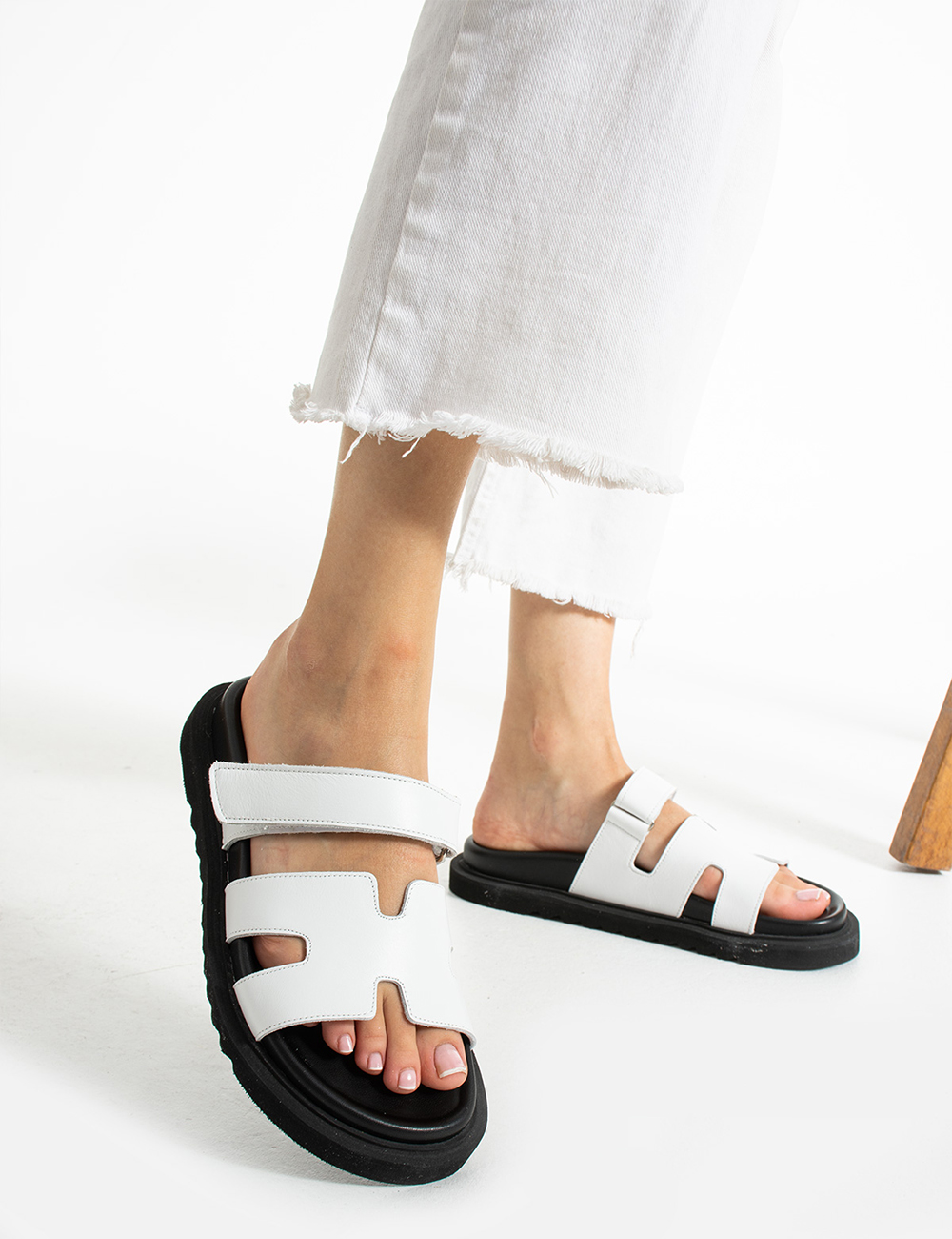 Beca Beyaz Hakiki Deri Düz Taban Kadın Terlik