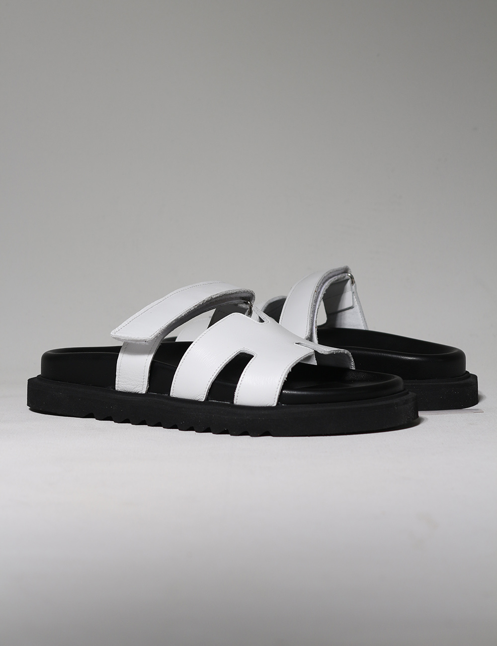 Beca Beyaz Hakiki Deri Düz Taban Kadın Terlik