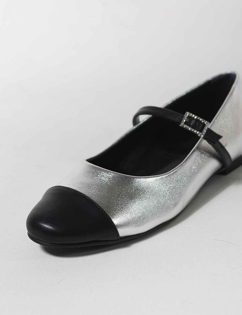 Chan Gümüş Mat Deri Kadın Babet 