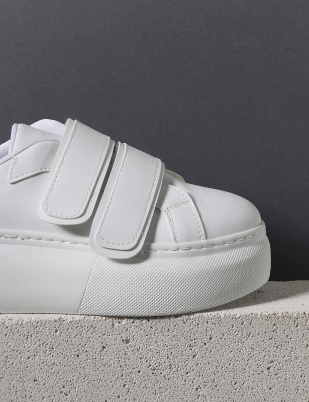 Motta Beyaz mat Cırtlı Kalın Taban Kadın Sneakers