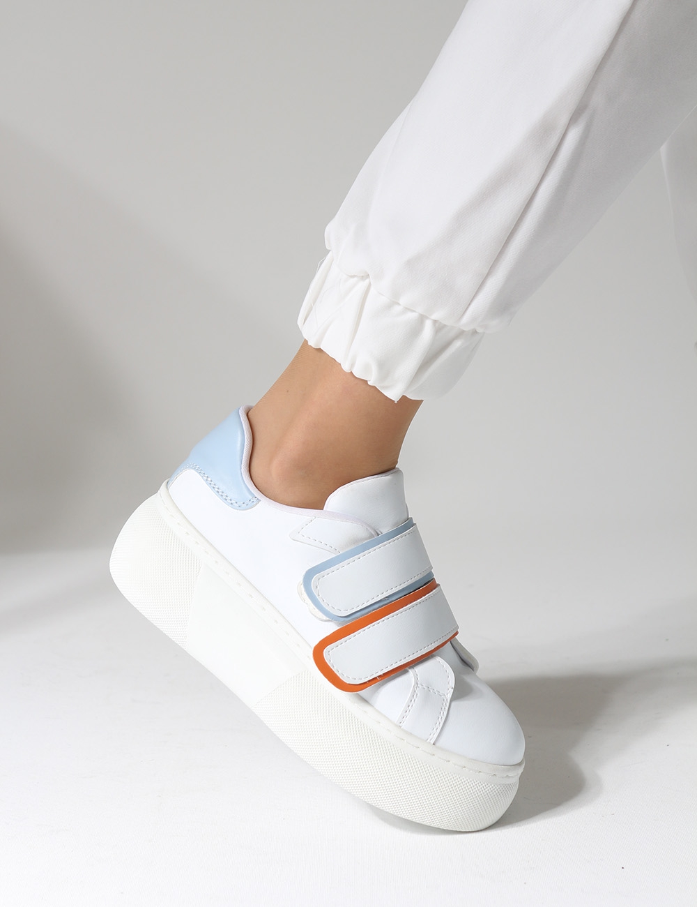Motta Beyaz mat Renkli Cırtlı Kalın Taban Kadın Sneakers