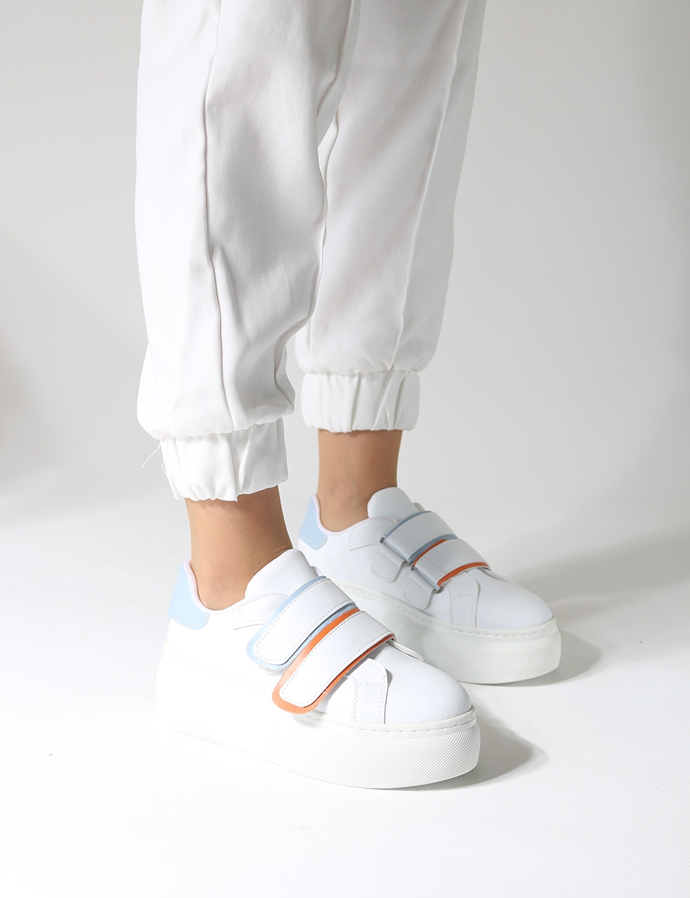 Motta Beyaz mat Renkli Cırtlı Kalın Taban Kadın Sneakers