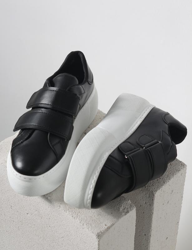 Motta Siyah mat Cırtlı Kalın Taban Kadın Sneakers