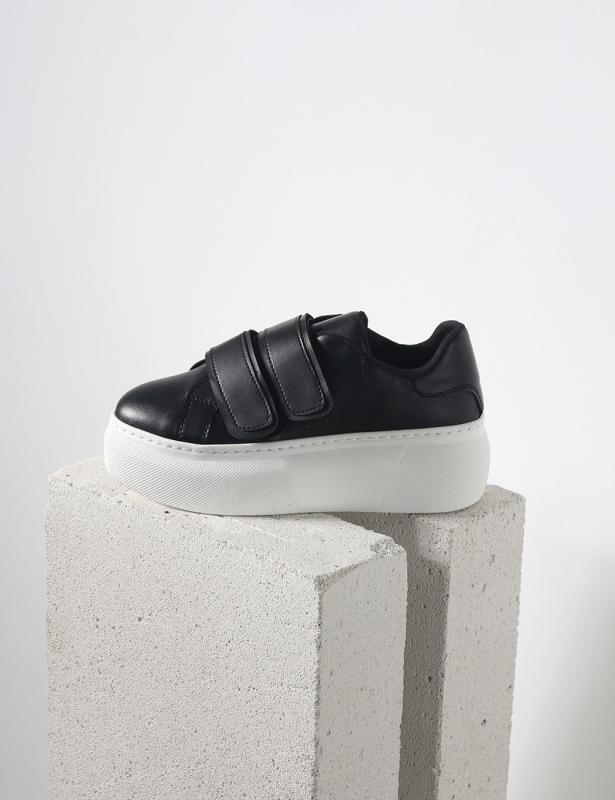 Motta Siyah mat Cırtlı Kalın Taban Kadın Sneakers