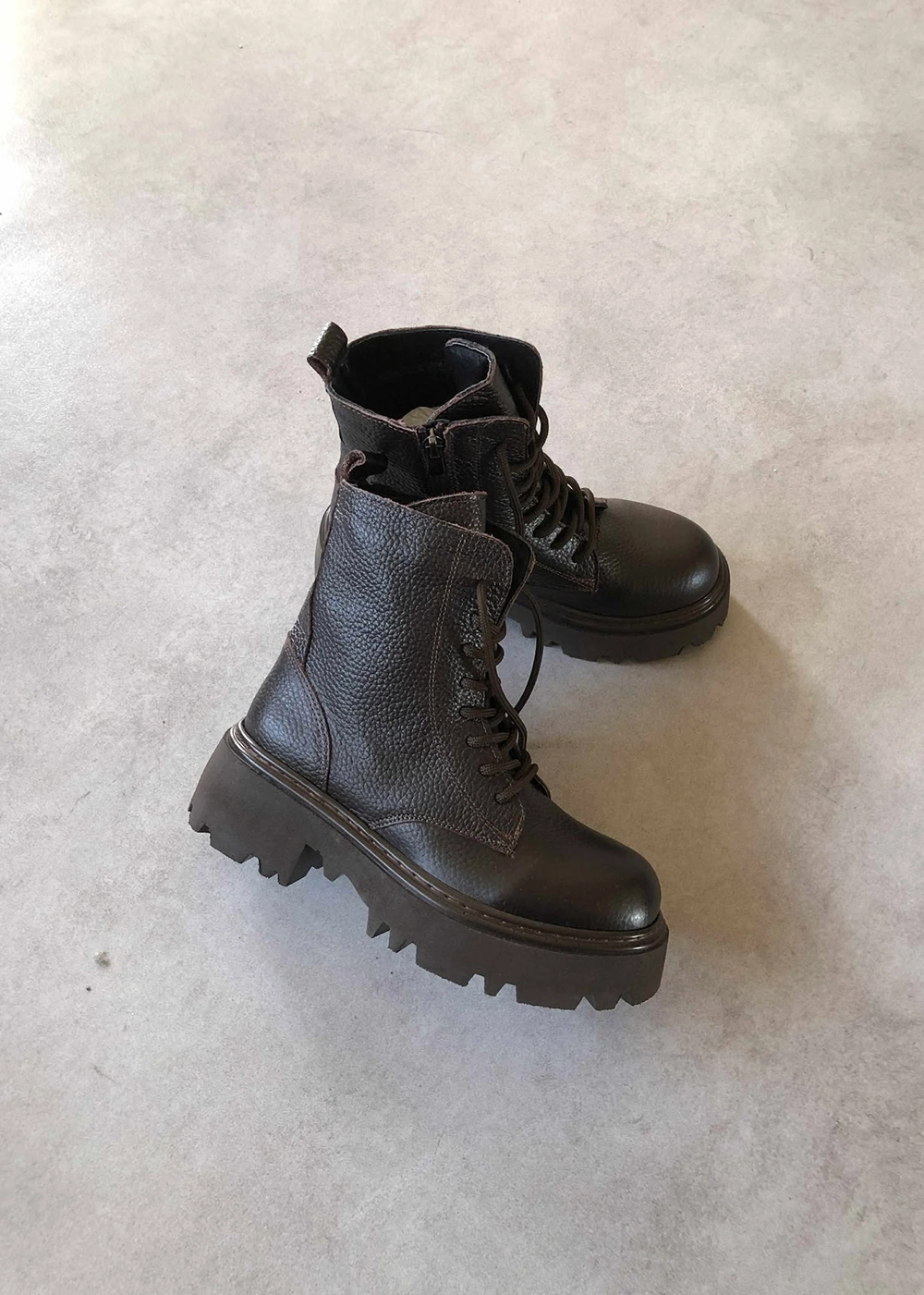 Marta Kahverengi Hakiki Deri Bağcıklı Postal Bot