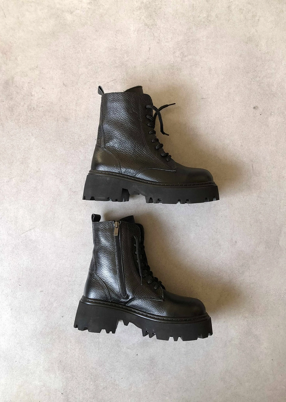 Marta Siyah Hakiki Deri Bağcıklı Postal Bot