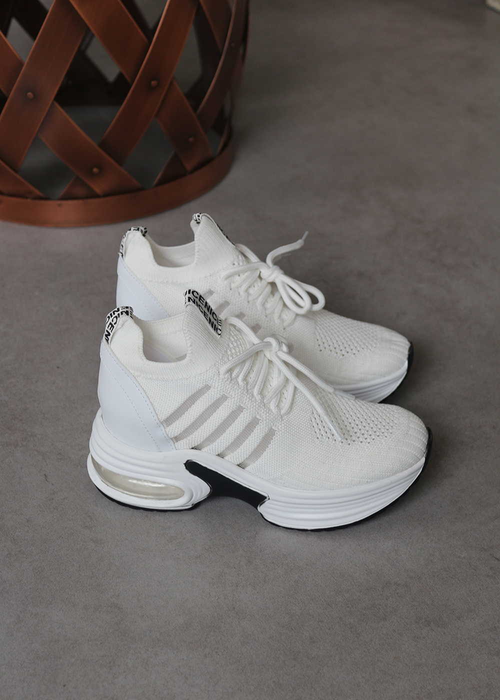Paulo%20Beyaz%20Triko%20Gizli%20Topuk%20Air%20Tabanlı%20Sneakers