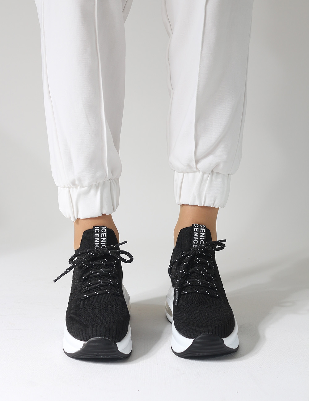 Paulo Siyah Triko Gizli Topuk Air Tabanlı Sneakers