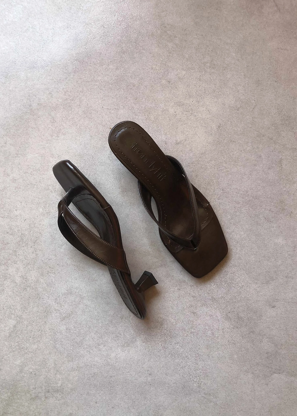 Savi Acı Kahve Küt Burun Parmak Arası 4cm Topuklu Kadın Terlik