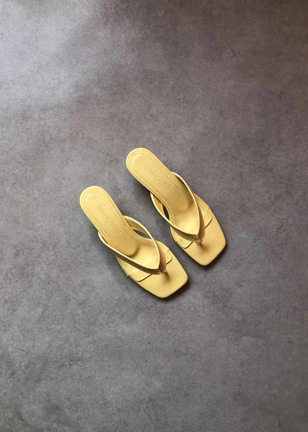 Savi Sarı Küt Burun Parmak Arası 4cm Topuklu Kadın Terlik