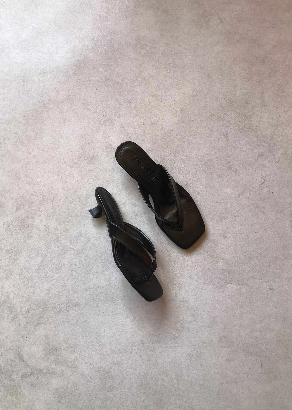 Savi Siyah Küt Burun Parmak Arası 4cm Topuklu Kadın Terlik