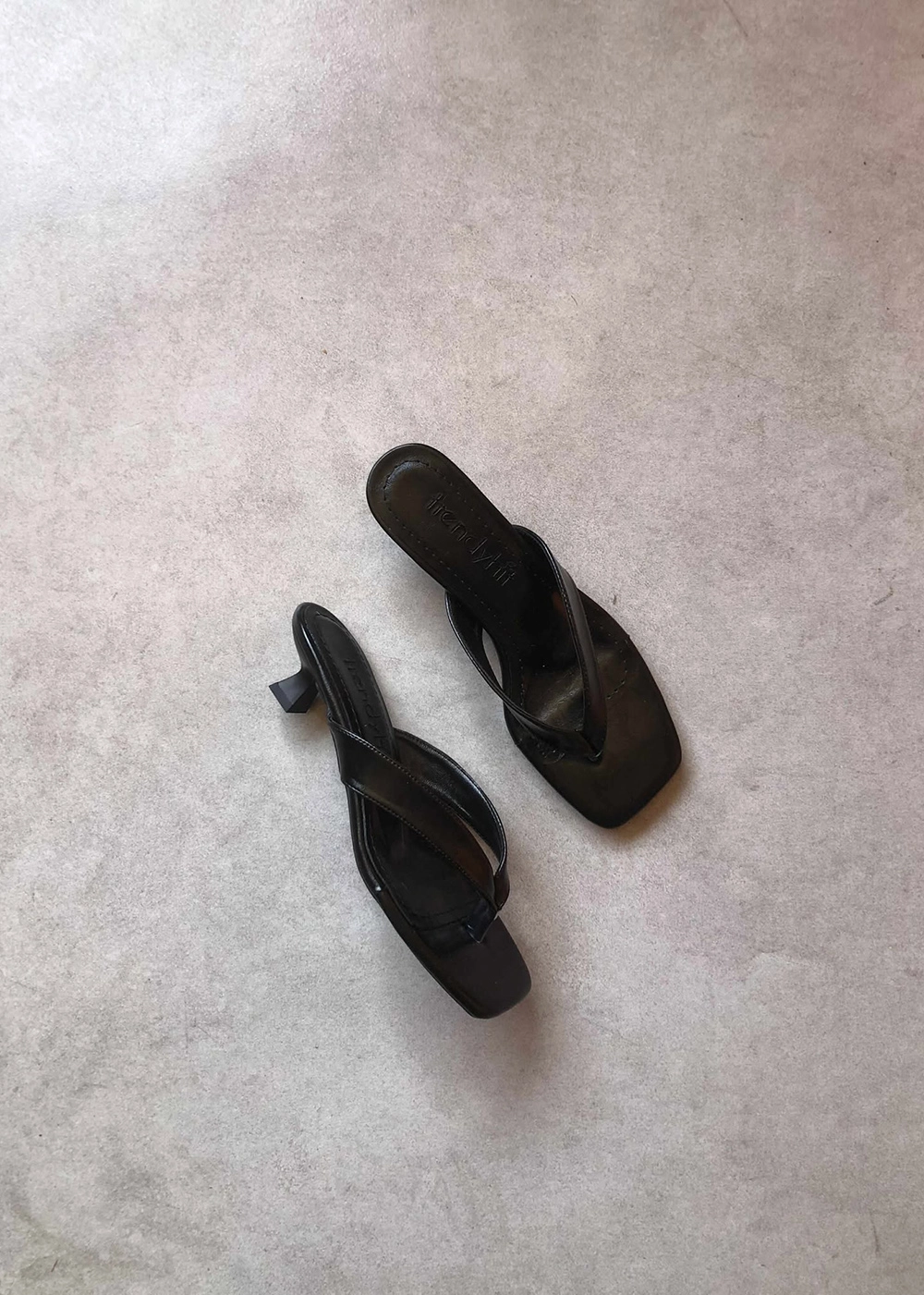 Savi Siyah Küt Burun Parmak Arası 4cm Topuklu Kadın Terlik