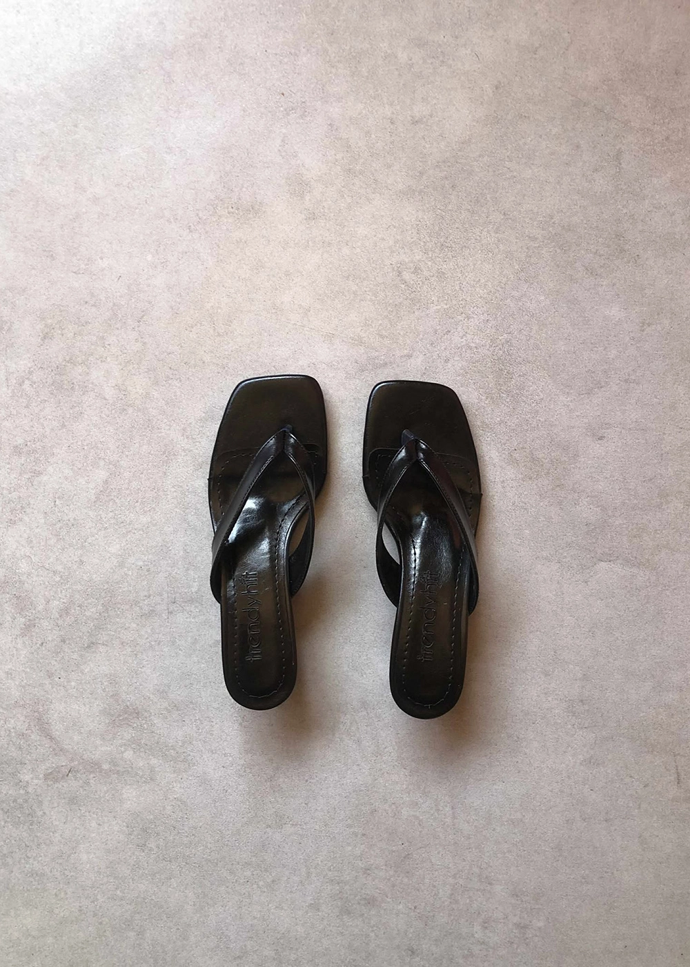 Savi Siyah Küt Burun Parmak Arası 4cm Topuklu Kadın Terlik