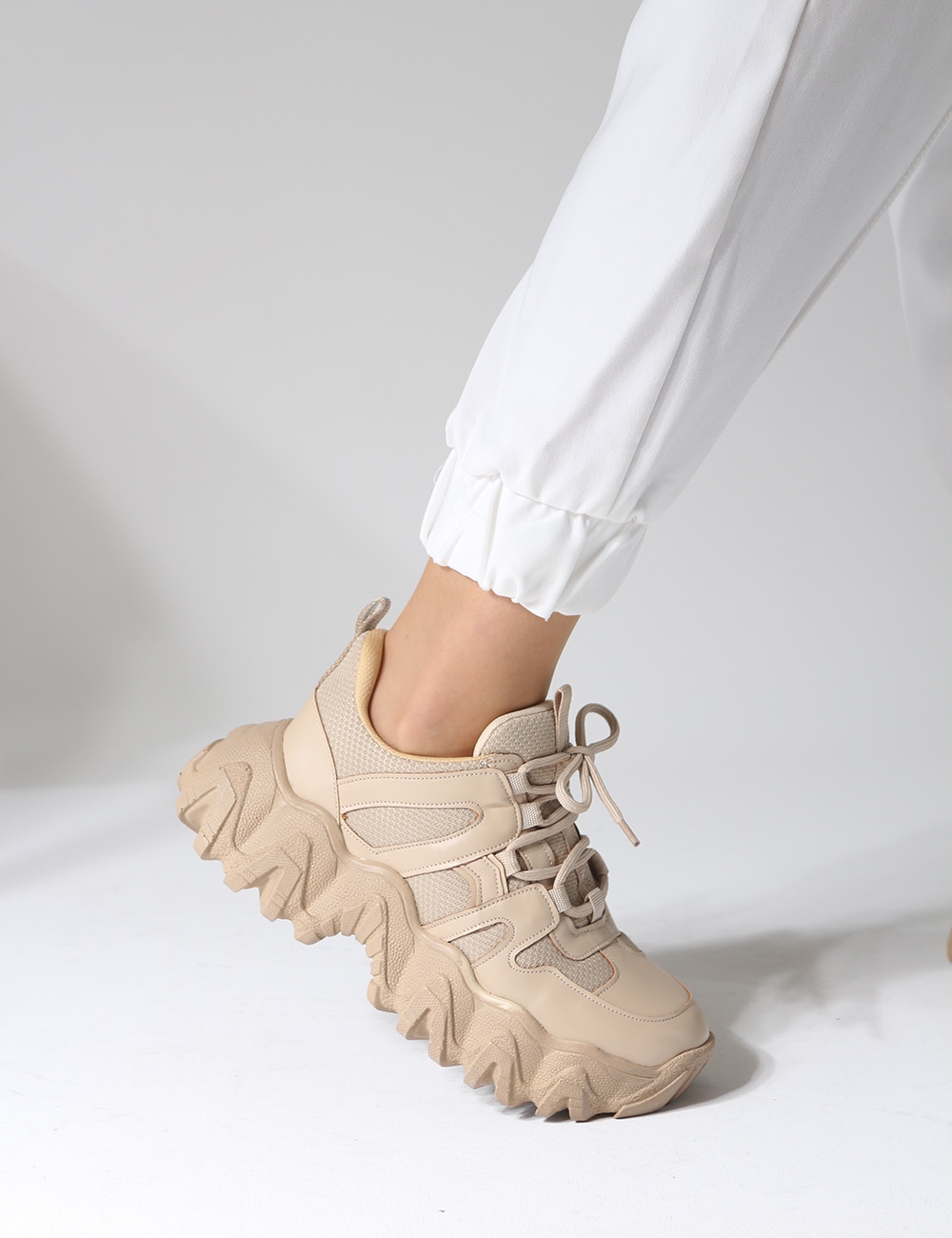 Tolso Ten Renk Fileli Tırtıklı Taban Kadın Sneakers