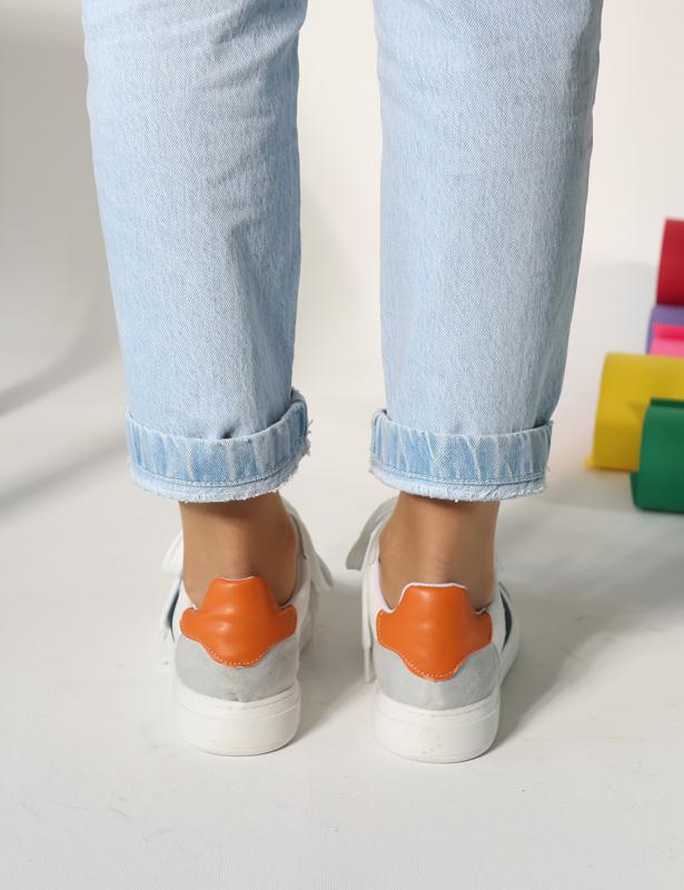 Tone%20beyaz%20turuncu%20lacivert%20Detaylı%20Düz%20Taban%20Bağcıklı%20Kadın%20Sneakers