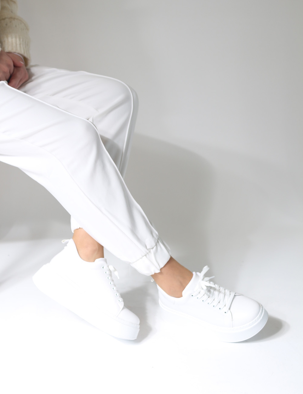Tudor Beyaz Kalın Taban Bağcıklı Kadın Sneakers