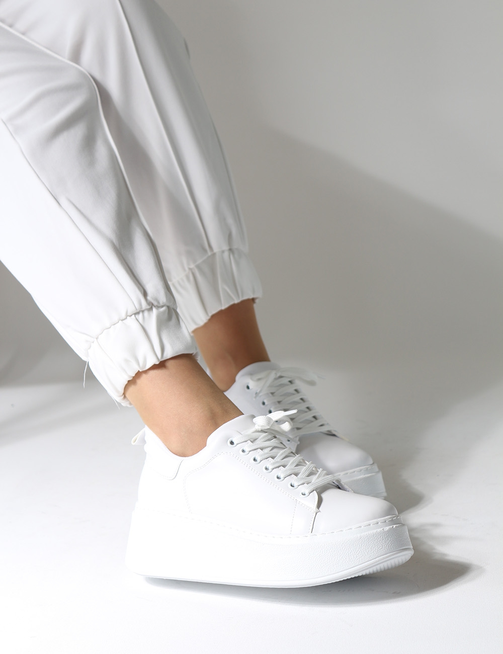 Tudor Beyaz Kalın Taban Bağcıklı Kadın Sneakers