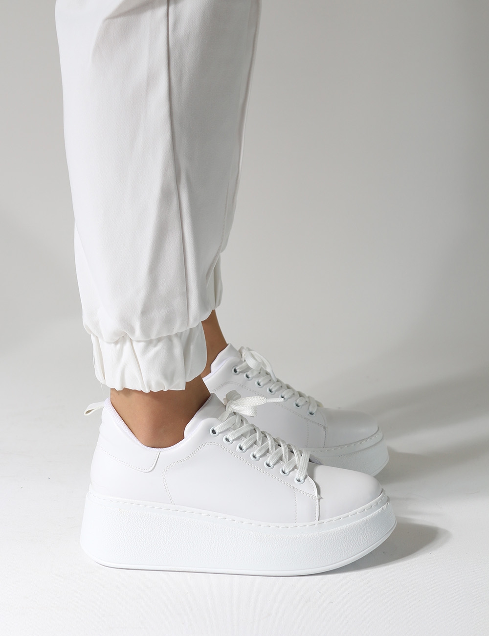 Tudor Beyaz Kalın Taban Bağcıklı Kadın Sneakers