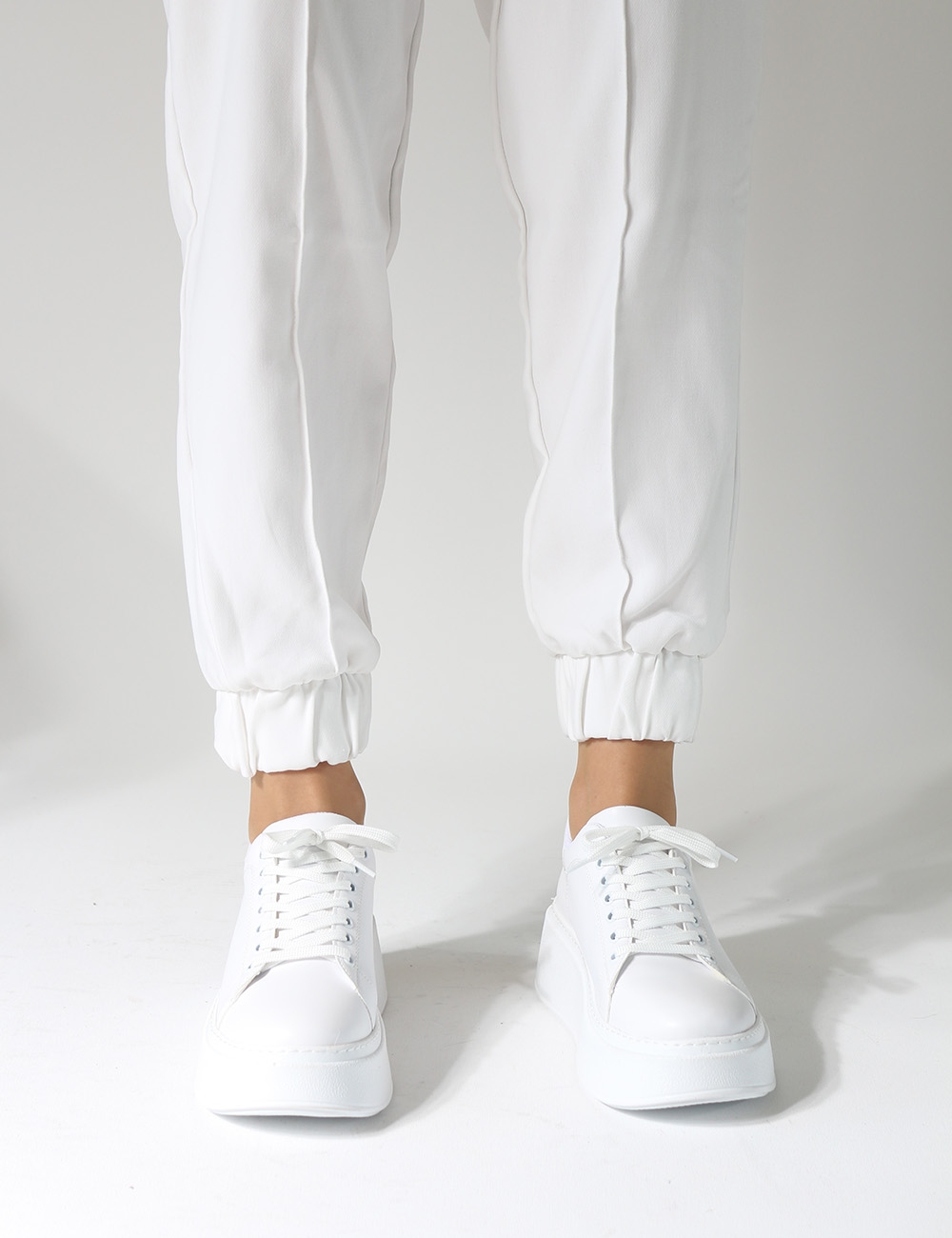 Tudor Beyaz Kalın Taban Bağcıklı Kadın Sneakers