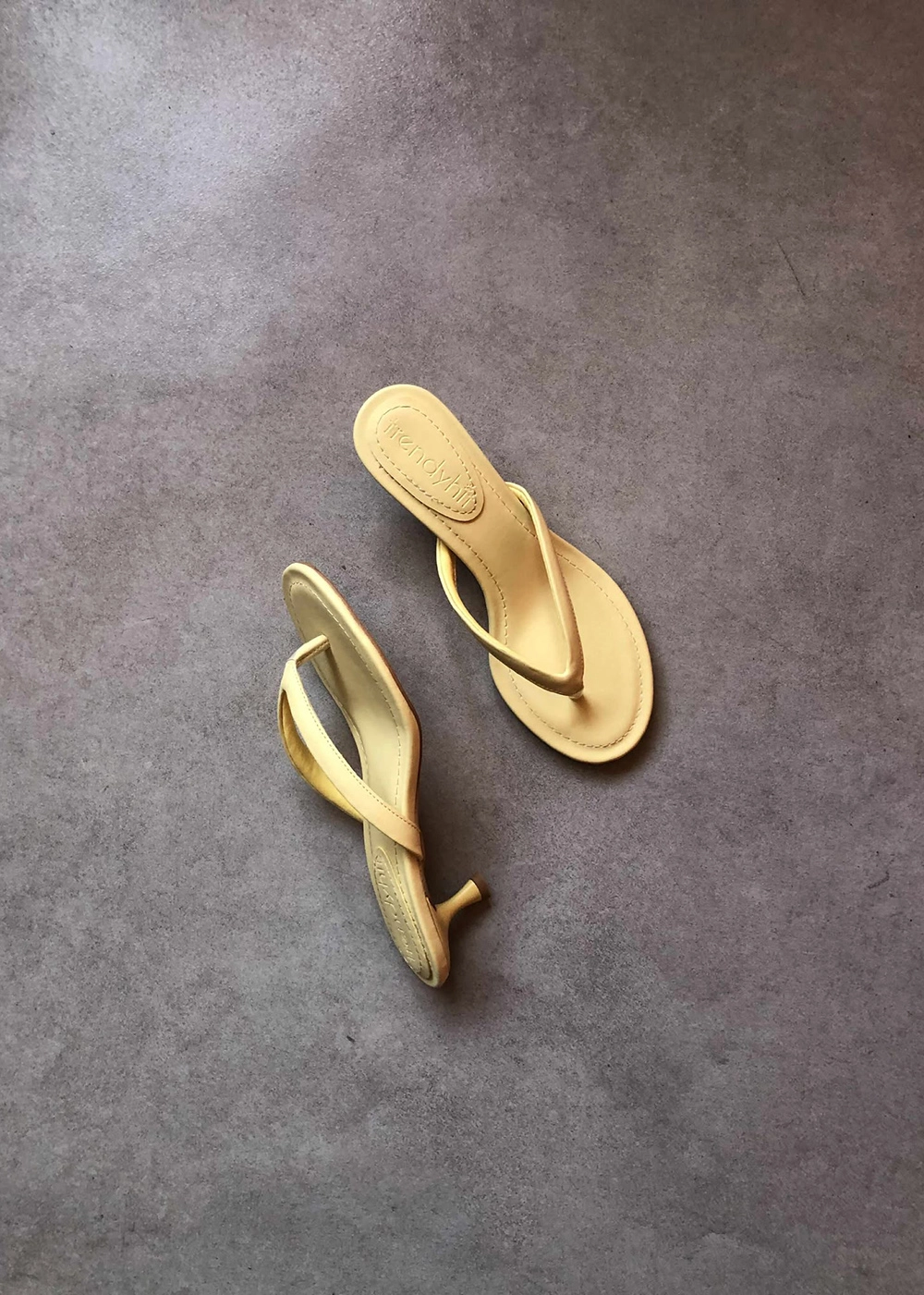  Veno Açık Sarı Mat Parmak Arası 4cm Topuklu Kadın Terlik