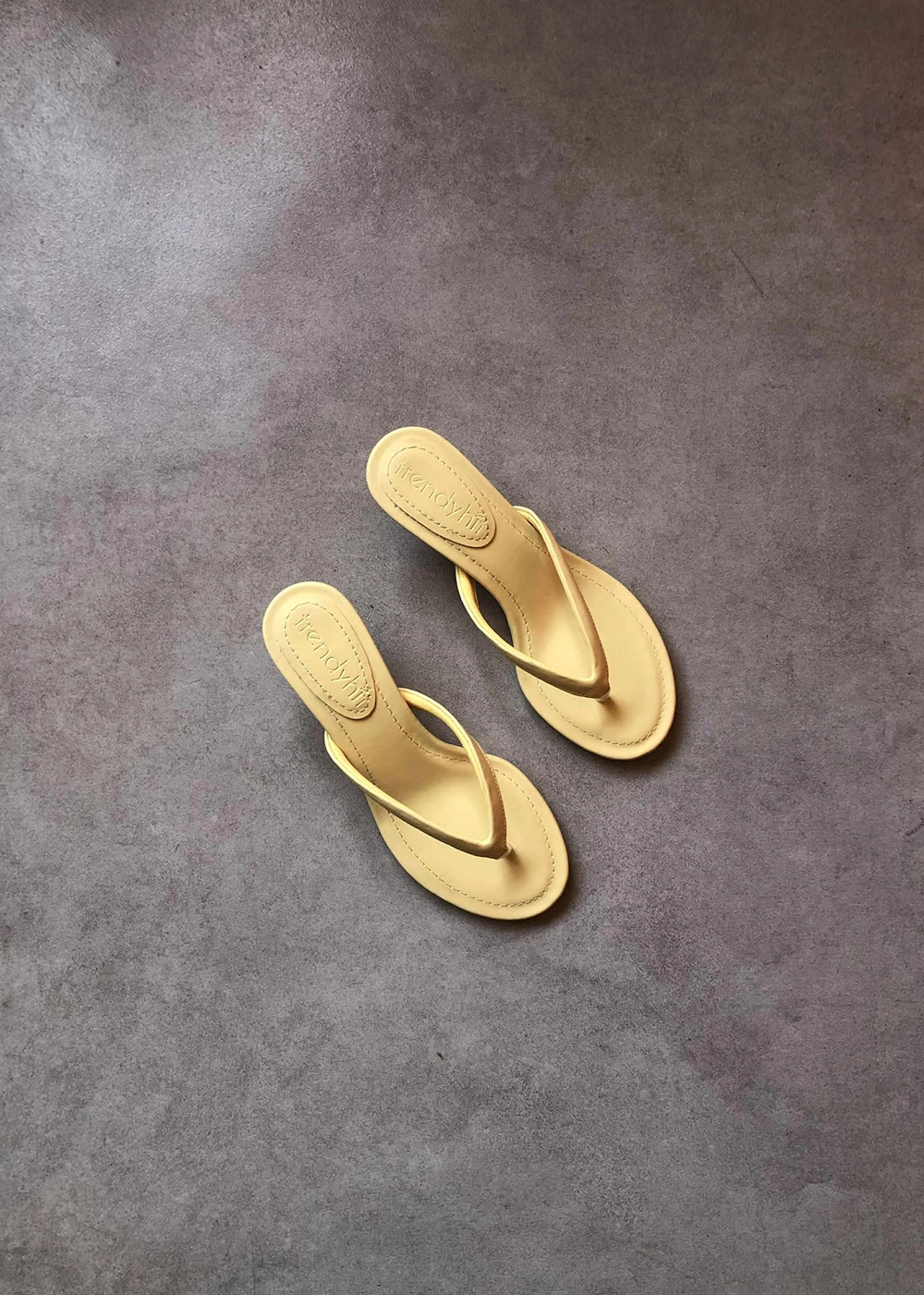  Veno Açık Sarı Mat Parmak Arası 4cm Topuklu Kadın Terlik