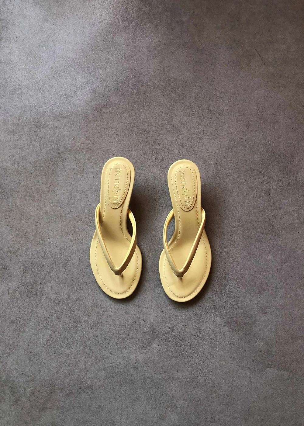  Veno Açık Sarı Mat Parmak Arası 4cm Topuklu Kadın Terlik