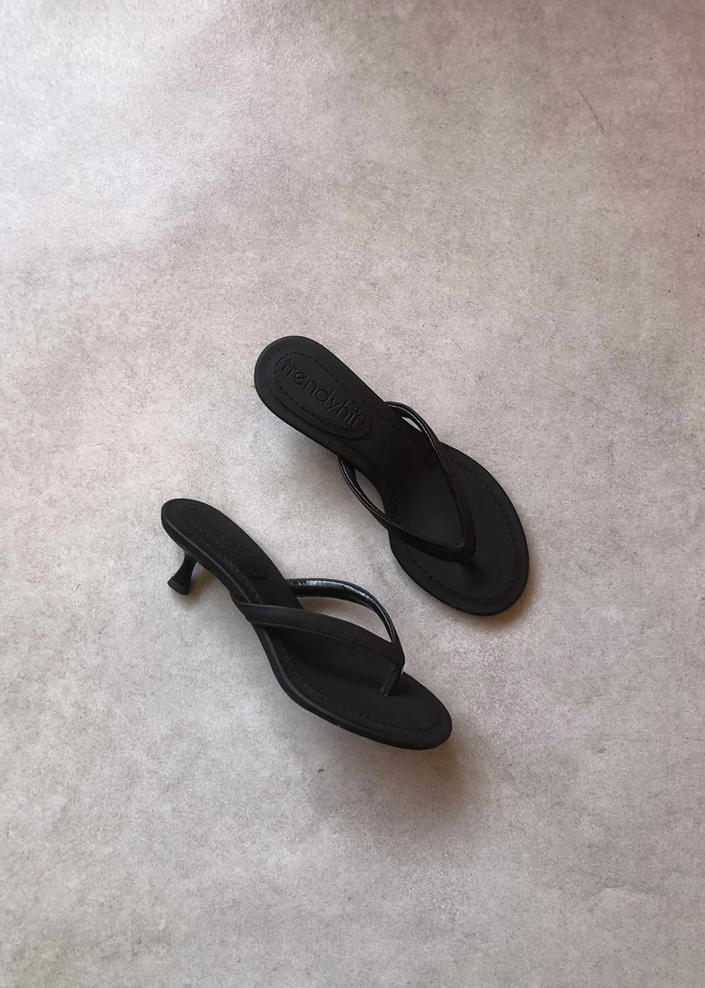  Veno Siyah Mat Parmak Arası 4cm Topuklu Kadın Terlik