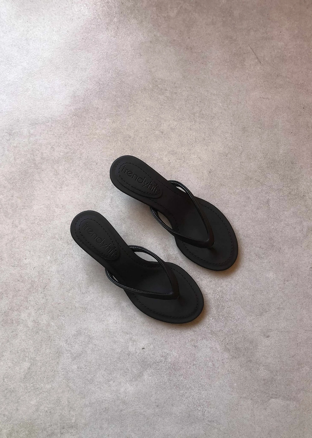  Veno Siyah Mat Parmak Arası 4cm Topuklu Kadın Terlik