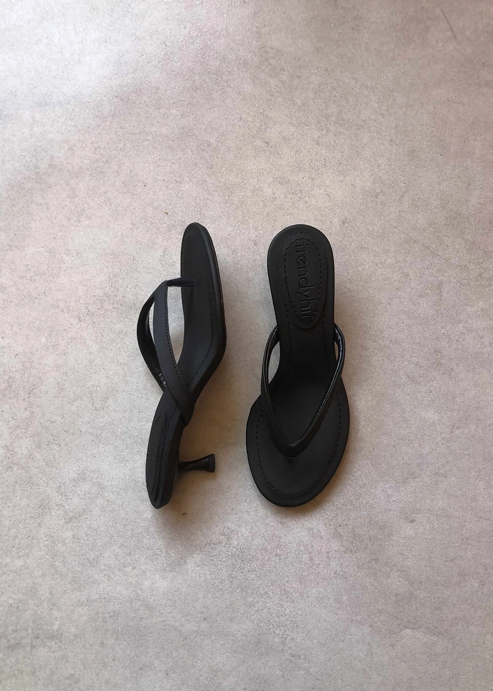  Veno Siyah Mat Parmak Arası 4cm Topuklu Kadın Terlik