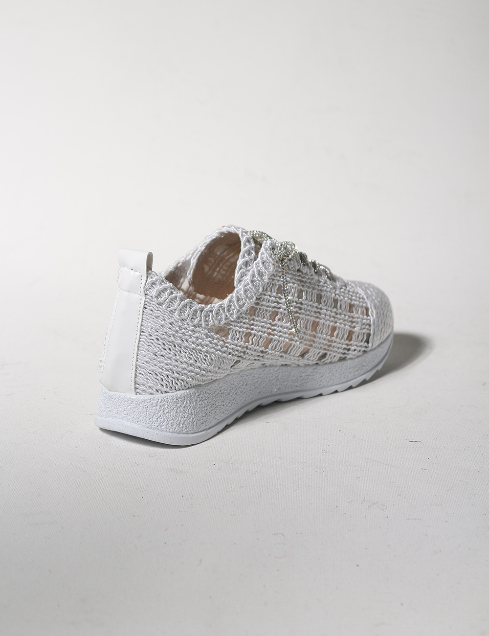 Guca%20Beyaz%20Dantelli%20Bağcıklı%20Taş%20Detaylı%20Kadın%20Sneakers