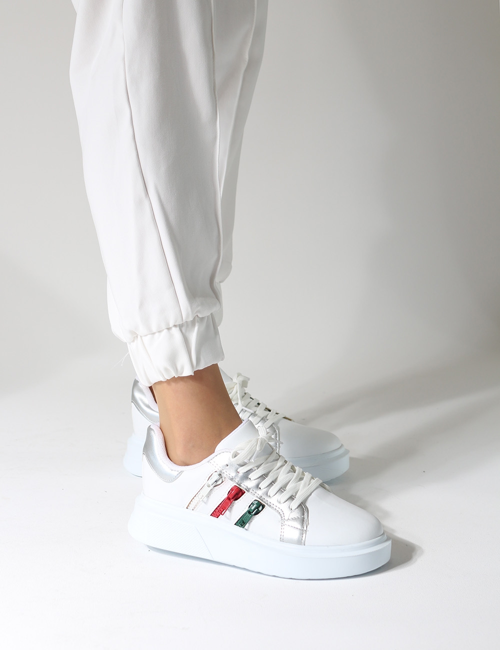 Zipper beyaz renkli Fermuar Detaylı Bağcıklı Kadın Sneakers