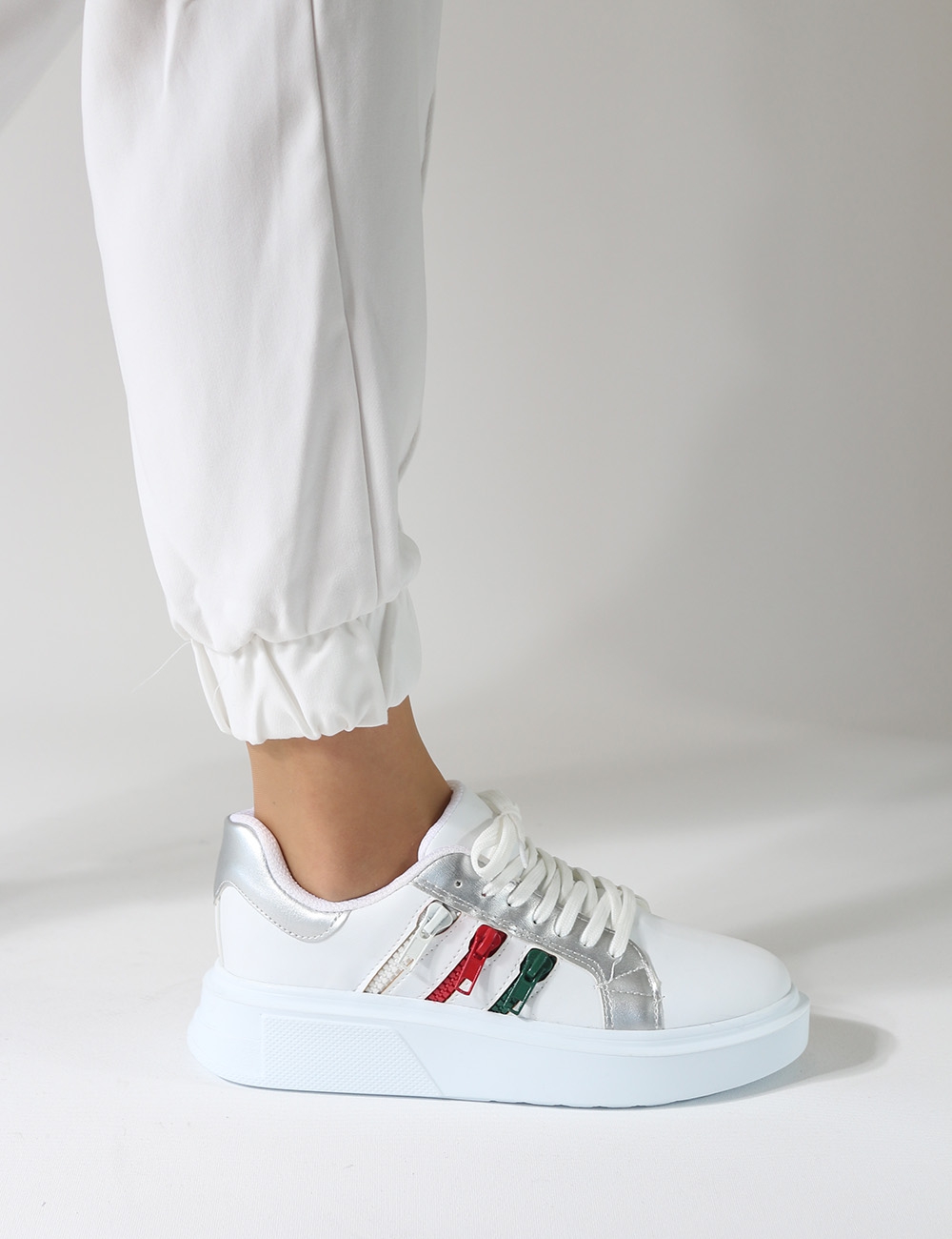Zipper beyaz renkli Fermuar Detaylı Bağcıklı Kadın Sneakers