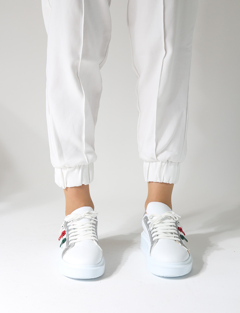 Zipper beyaz renkli Fermuar Detaylı Bağcıklı Kadın Sneakers
